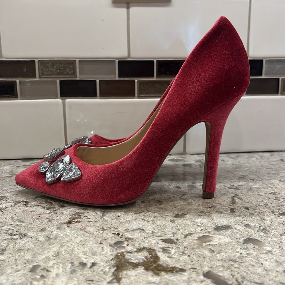Charles by Charles David velvet hem embellished pumps - Picture 3 of 7